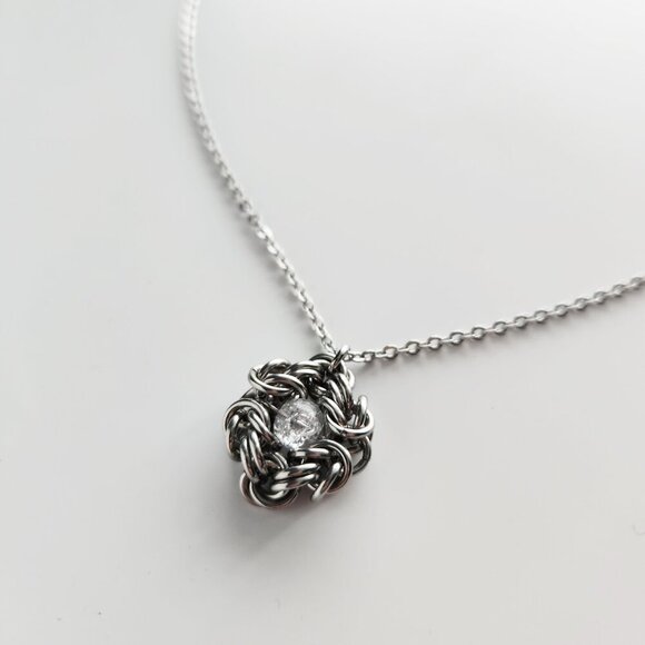 Gothic crystal chainmaille necklace with a small silver chain - Picture 1 of 7